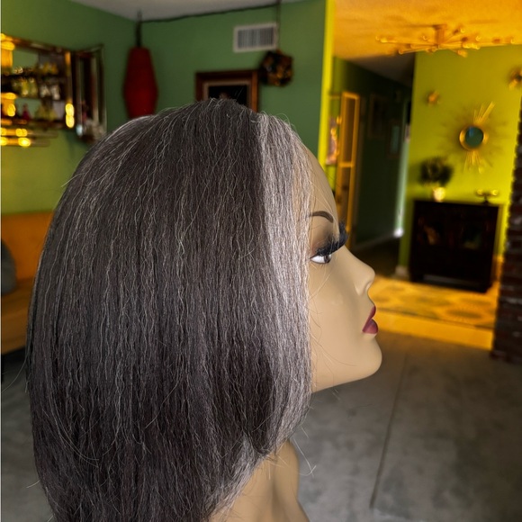 Gray wig - Picture 5 of 9